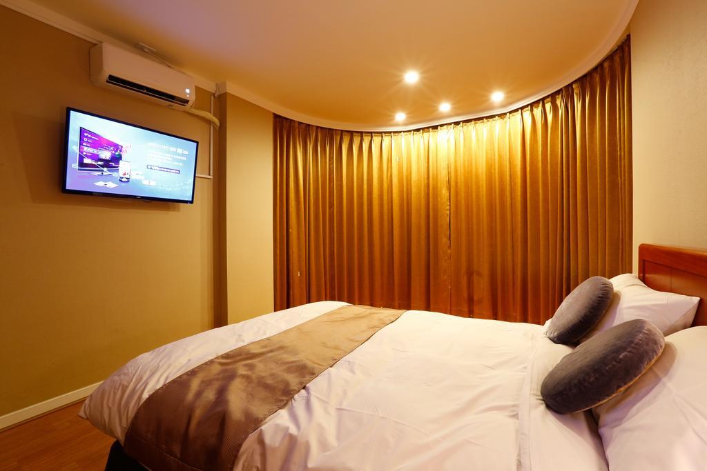 Anmyeondo Plaza Hotel Taean Buitenkant foto
