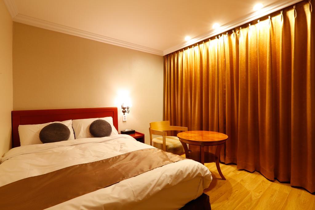 Anmyeondo Plaza Hotel Taean Buitenkant foto