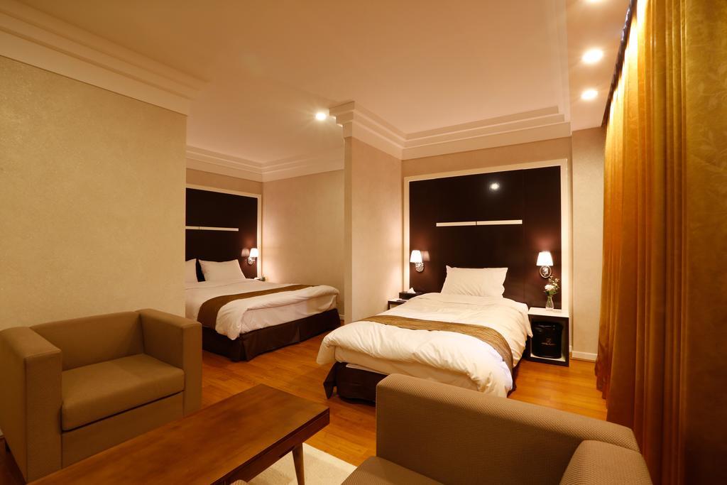 Anmyeondo Plaza Hotel Taean Buitenkant foto